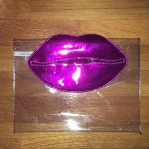 Clear Lip Clutch